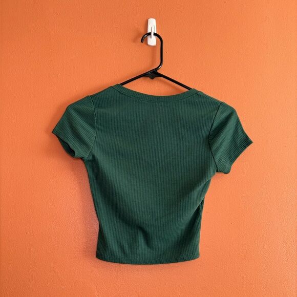 Tilly's V-Neck Rib Tee in Ivy Green Womens Size XS, Size
X Small - Picture 4 of 4
